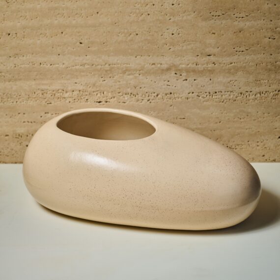 Zen Pebble Plant Vessel – Minimalist Stoneware Pot in Soft Sand Finish