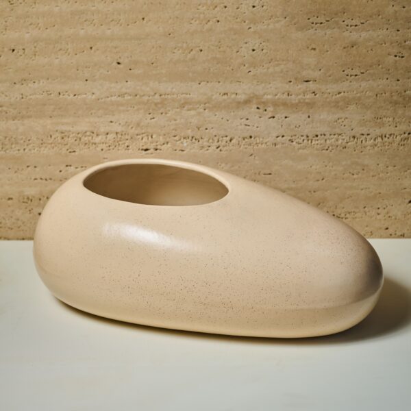 Zen Pebble Plant Vessel – Minimalist Stoneware Pot in Soft Sand Finish